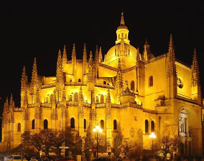 Catedral_de_Segovia at night